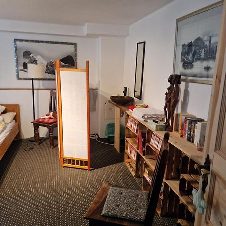 Grosses Gemuetliches Zimmer Mit Eigener Dusche Und Sauna Auf Wunsch Rheinstetten Extérieur photo